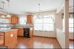 102 Avocet Ln, West Deptford NJ 08086