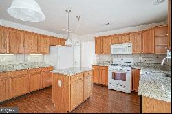 102 Avocet Ln, West Deptford NJ 08086