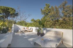 Fully renovated semi-detached villa with private heated pool in , Marbella 29660