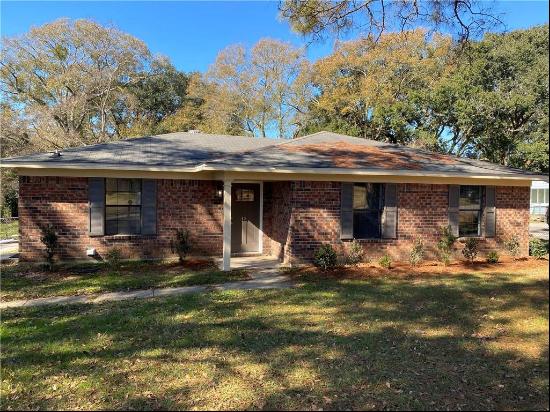 5204 Avalon Drive, Mobile AL 36619