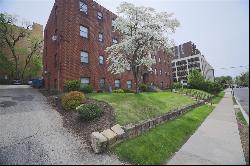 677 Florida Ave Unit 8, Mt. Lebanon PA 15228