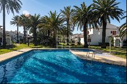 Townhouse for Sale in Denia, Las Marinas – First Line Beachfront, Dénia 03700