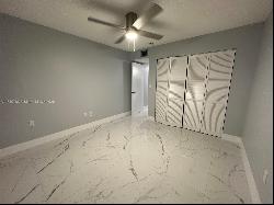 453 SW 2nd St Unit 402D, Miami FL 33130