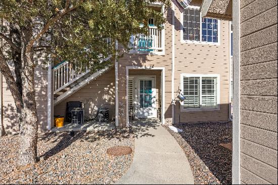 Beautifully updated 2 bed / 2 bath condo in Highlands Ranch