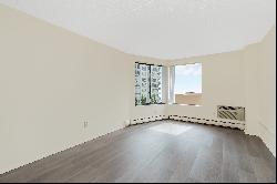 Bright 1 Bedroom 1 Bathroon Condo for Sale!! Freshly Painted with Brand New Floo