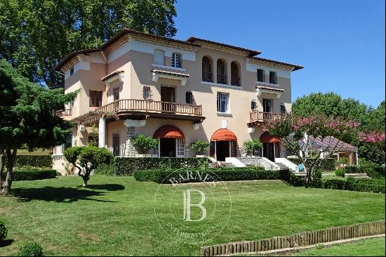 BAYONNE, MAGNIFICENT PROPERTY BUILT IN THE TWENTIES, PARK OF 2 HECTARES