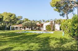 Magnificent house in one of the best plots in Terramar, Sitges.