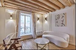 One-bedroom apartment on the Seine