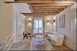 One-bedroom apartment on the Seine