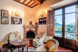 Elegant historic Villa overlooking the Certosa of Calci