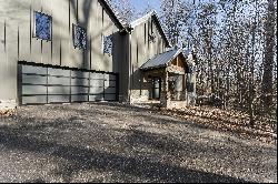 Luxurious Modern Farmhouse on 3+ Acres