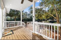 Charming Florida Cottage With Dual Master Suites In Enviable Location