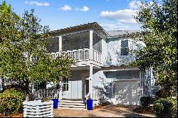 Charming Florida Cottage With Dual Master Suites In Enviable Location