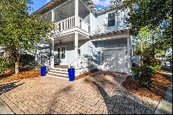 Charming Florida Cottage With Dual Master Suites In Enviable Location