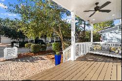 Charming Florida Cottage With Dual Master Suites In Enviable Location