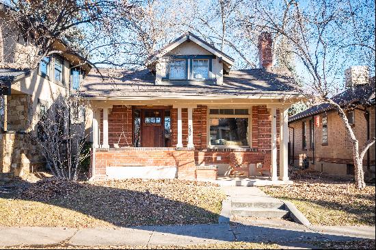 This Stylish Wash Park Bungalow is a Craftsman's Dream!