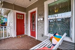 Charming Craftsman in Kidd Springs Neighborhood in Oak Cliff