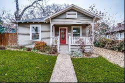 Charming Craftsman in Kidd Springs Neighborhood in Oak Cliff