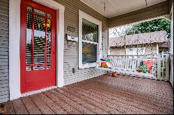 Charming Craftsman in Kidd Springs Neighborhood in Oak Cliff