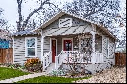 Charming Craftsman in Kidd Springs Neighborhood in Oak Cliff