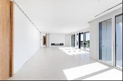 For rent new penthouse of 350 m² located in the best urbanization of Pozuelo.