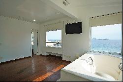 Penthouse with ocean and Christ the Redeemer views, spacious and sophisticated