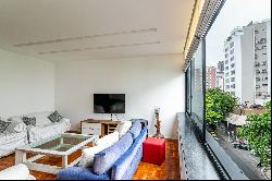 Spacious and airy apartment just steps from Ipanema Beach