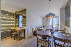 Brand new renovated luxury penthouse with parking in pedestrian street