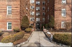 "RENOVATED ONE BEDROOM CONDO IN WELL LOCATED REGO PARK BUILDING"