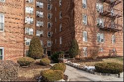 "RENOVATED ONE BEDROOM CONDO IN WELL LOCATED REGO PARK BUILDING"