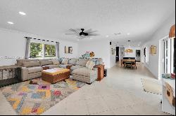 8860 SW 174th St, Palmetto Bay FL 33157