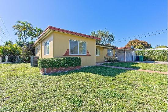 5700 NW 111th Ter, Hialeah FL 33012