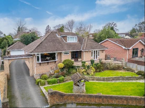 Highland View Close, Colehill, Wimborne, Dorset, BH21