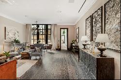 Impeccably finished apartment in the heart of Mayfair