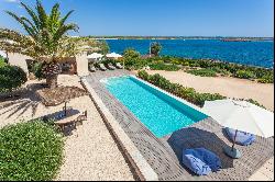 Villa on the seafront in Colonia de Sant Jordi for rent