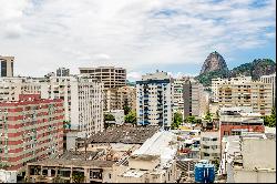 High-floor apartment with views of Pão de Açúcar and full amenities