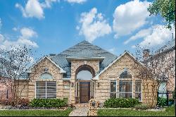 Wonderful Zero-Lot Line Residence in North Dallas