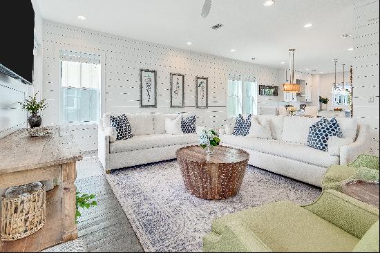 Gulf-View Beach Home With Balconies Close To Pool And Beach