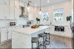 Gulf-View Beach Home With Balconies Close To Pool And Beach