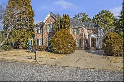 Charming Traditional on a Peaceful Cul de Sac in East Park