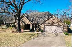 Gorgeous Waterfront Home on Lake Palestine