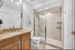 583 Avellino Isles Cir