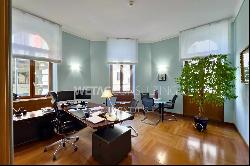 Lugano: elegant office for sale in the heart of Lugano, featuring a partial lake view