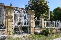 Historic 15th-century château near Bordeaux