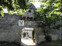 Historic 15th-century château near Bordeaux