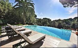 Charming Provençal Villa with Sea View in Gigaro