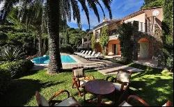 Charming Provençal Villa with Sea View in Gigaro