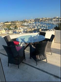 Gzira Penthouse