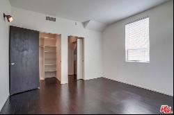 11960 Iowa Avenue Unit 4, Los Angeles CA 90025