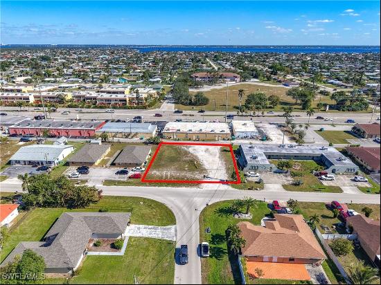 2921 SE 15th Place, Cape Coral FL 33904